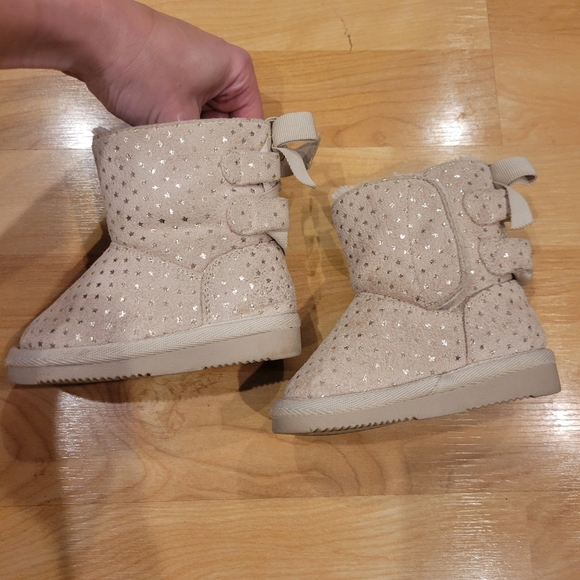 Joe Fresh Baby Faux Fur Star Velcro Winter boots Size 4 - Picture 4 of 11